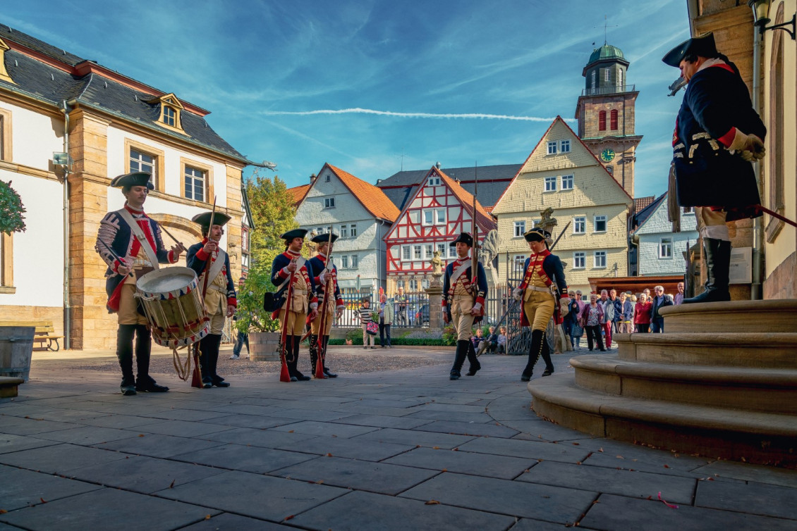 Die Militärparade mit Musik